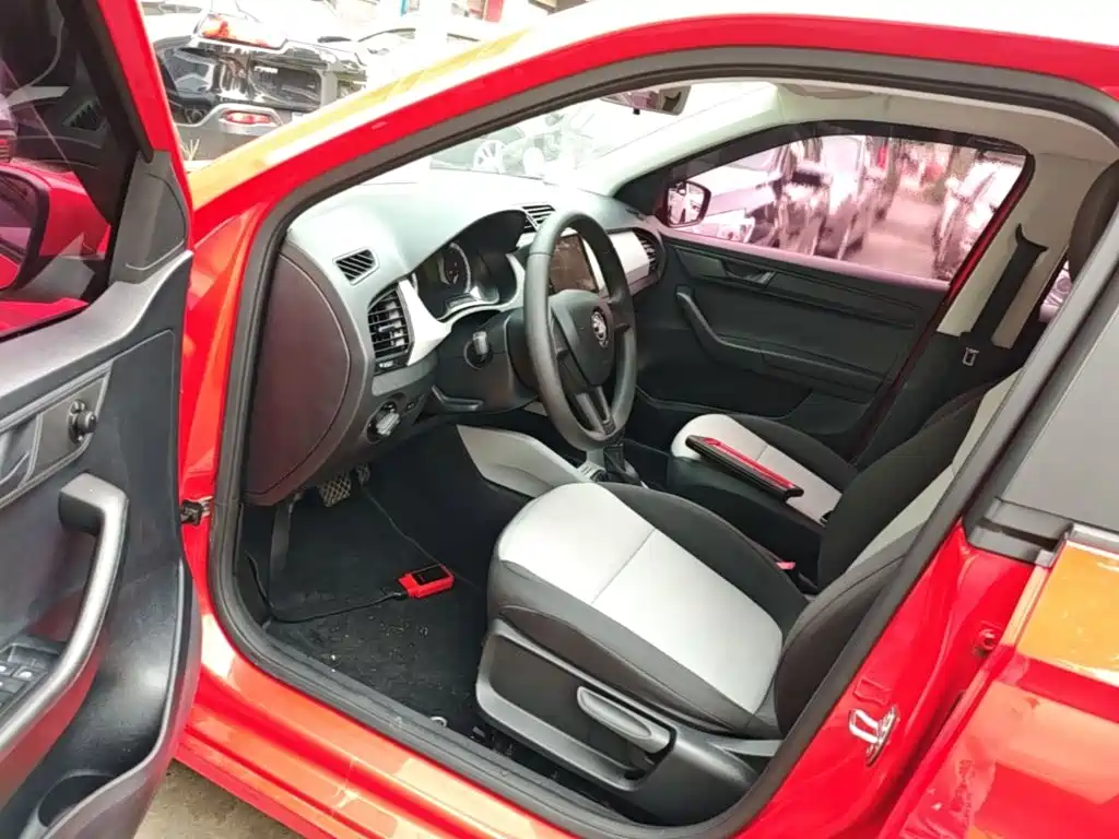 Skoda Fabia — миниатюра 16