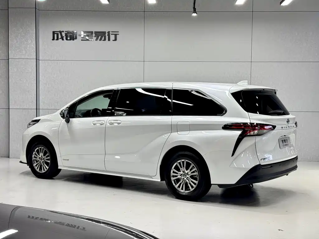 Toyota Sienna 2023 2.5L Comfort
