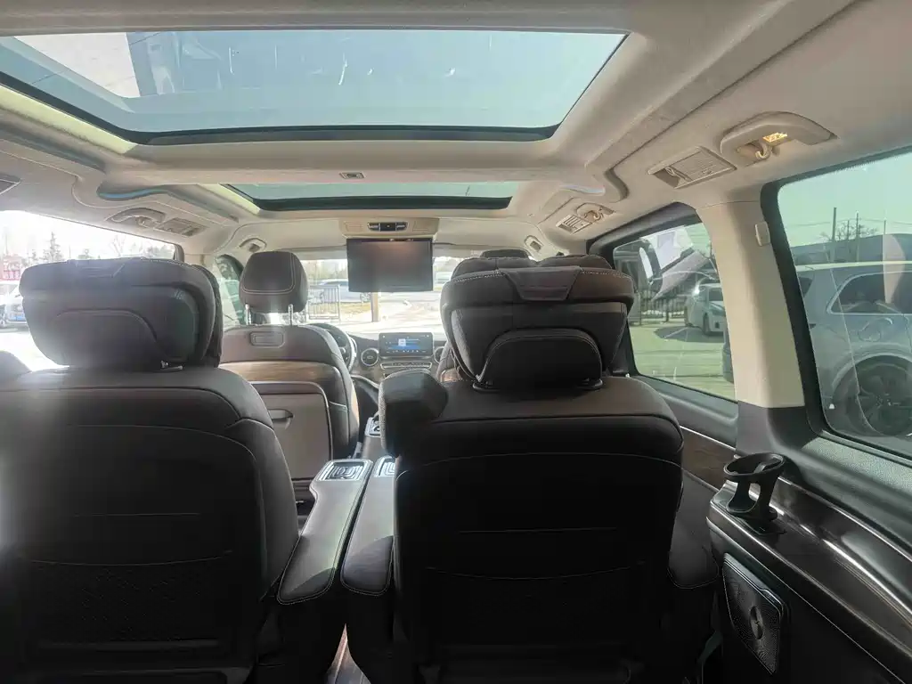 MERCEDES-BENZ V CLASS