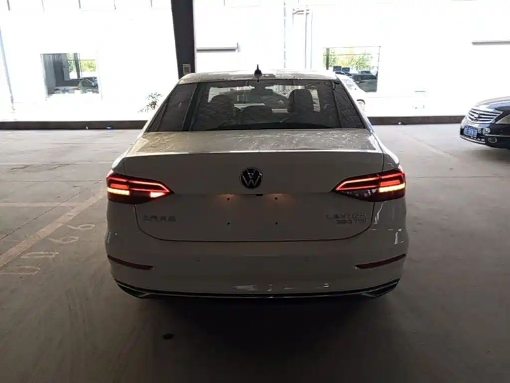 Volkswagen Lavida — миниатюра 6