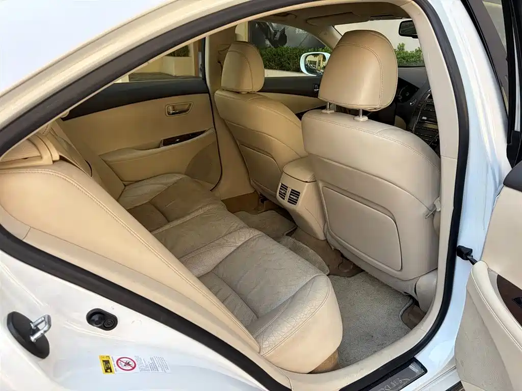 Lexus ES — миниатюра 9