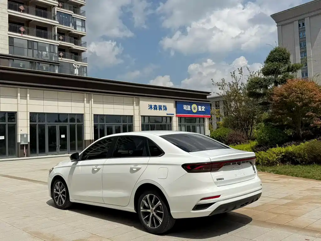 Geely Emgrand — миниатюра 7