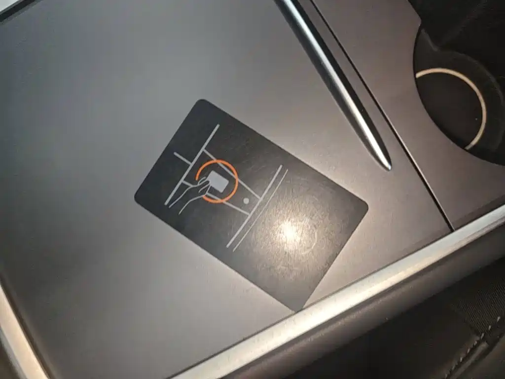 Tesla Model 3 — миниатюра 9