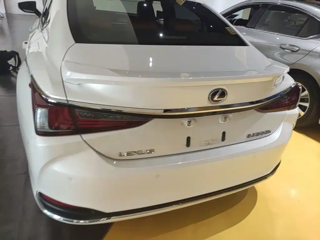 Lexus ES — миниатюра 19