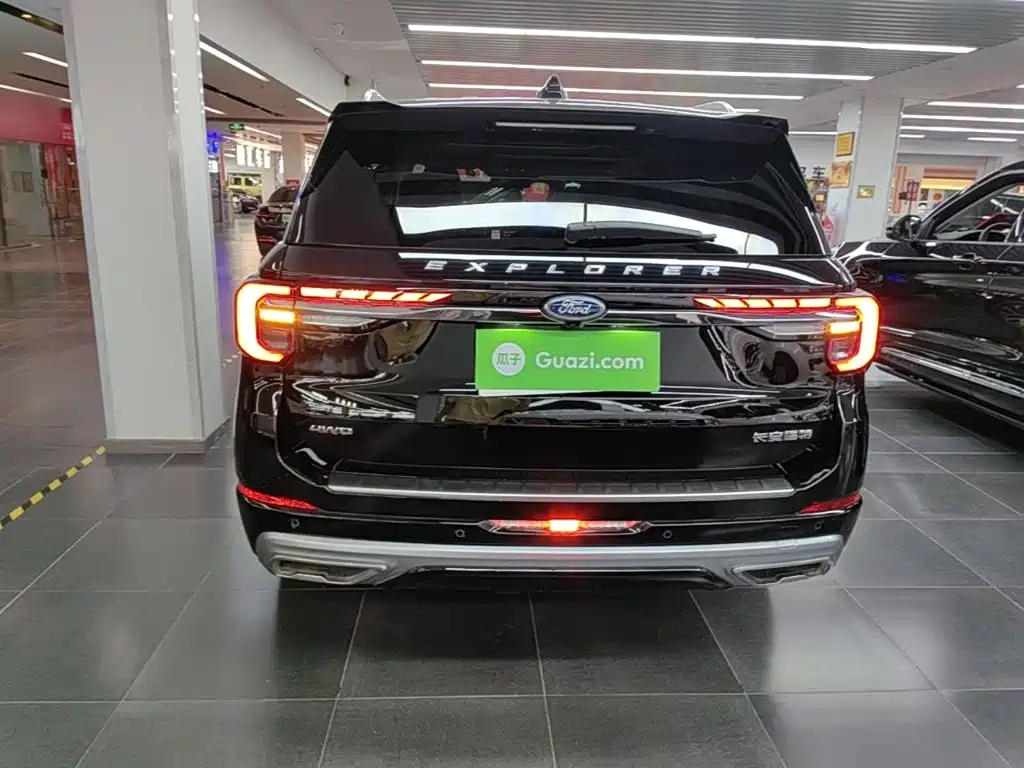 Ford Explorer — миниатюра 6
