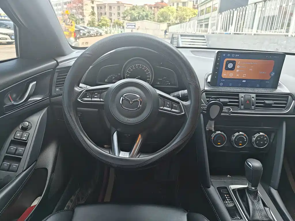 MAZDA CX 4