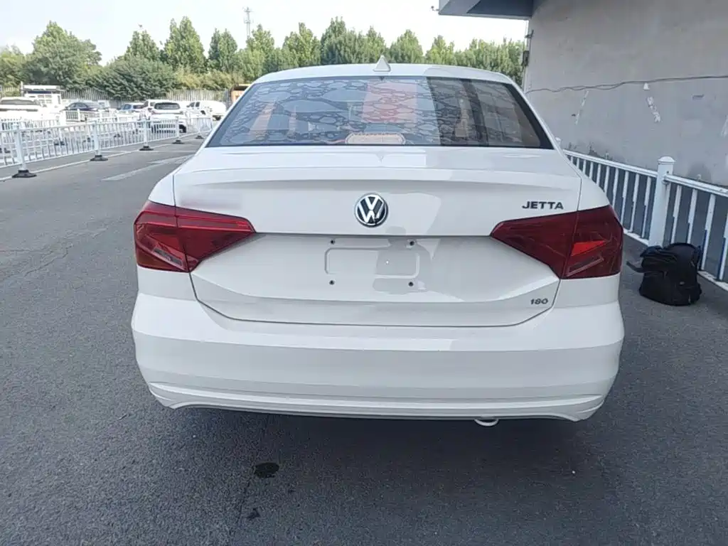 Volkswagen Jetta — миниатюра 6