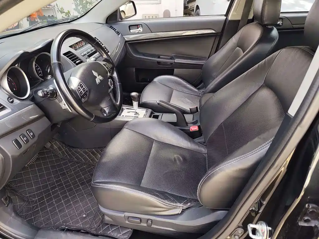 Mitsubishi Lancer EX — миниатюра 5