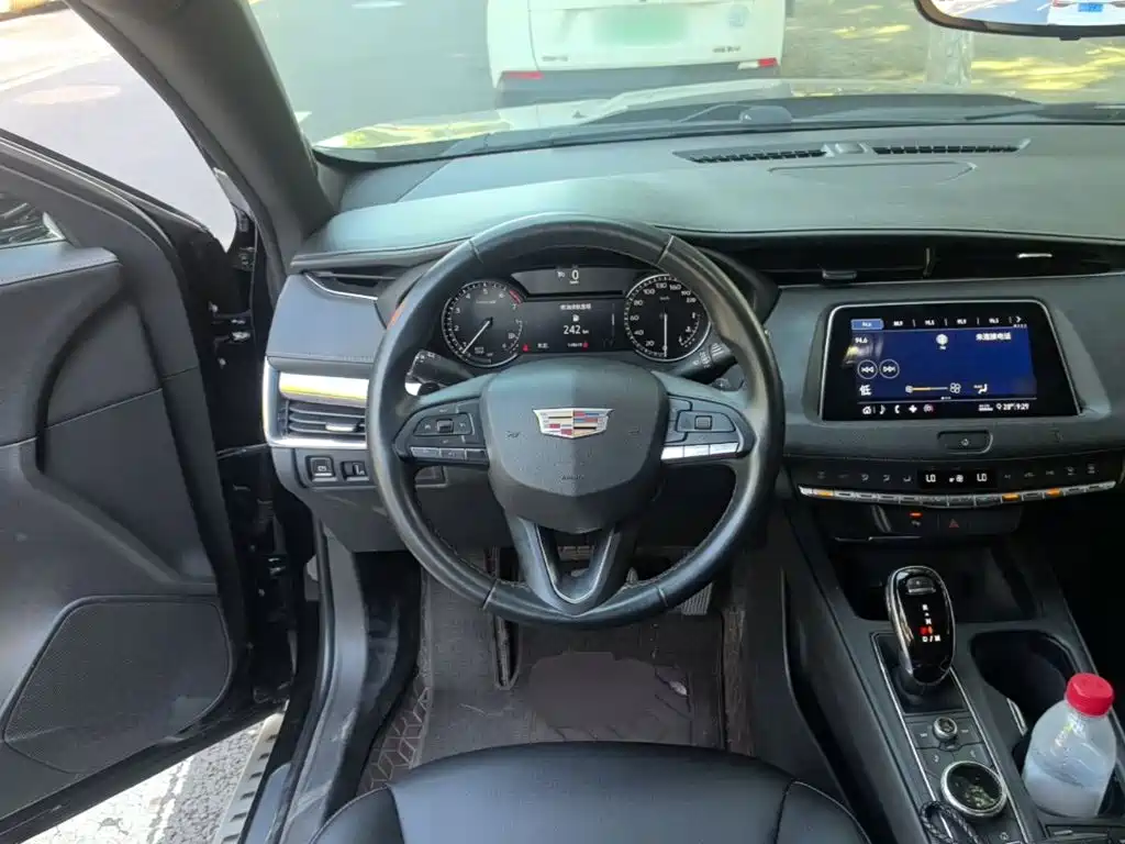 Cadillac XT4 — миниатюра 11