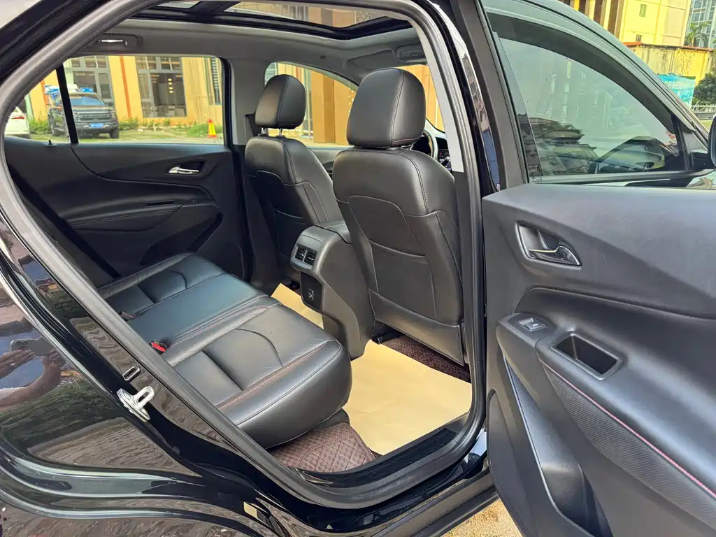 Chevrolet Equinox — миниатюра 13