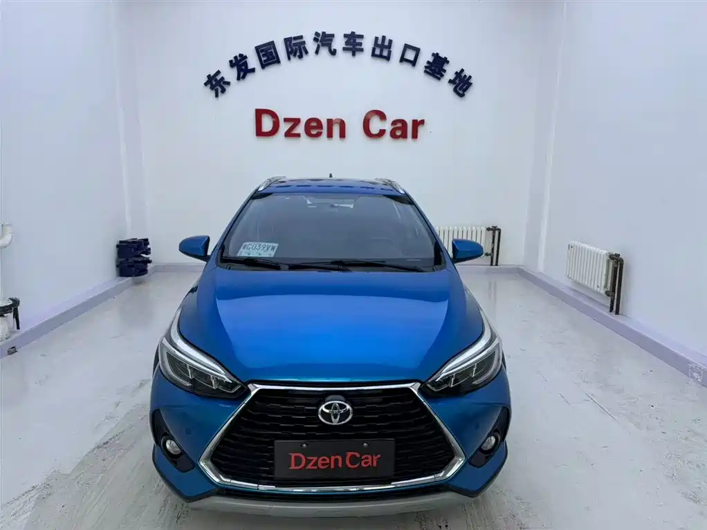 Toyota Yaris L 2021