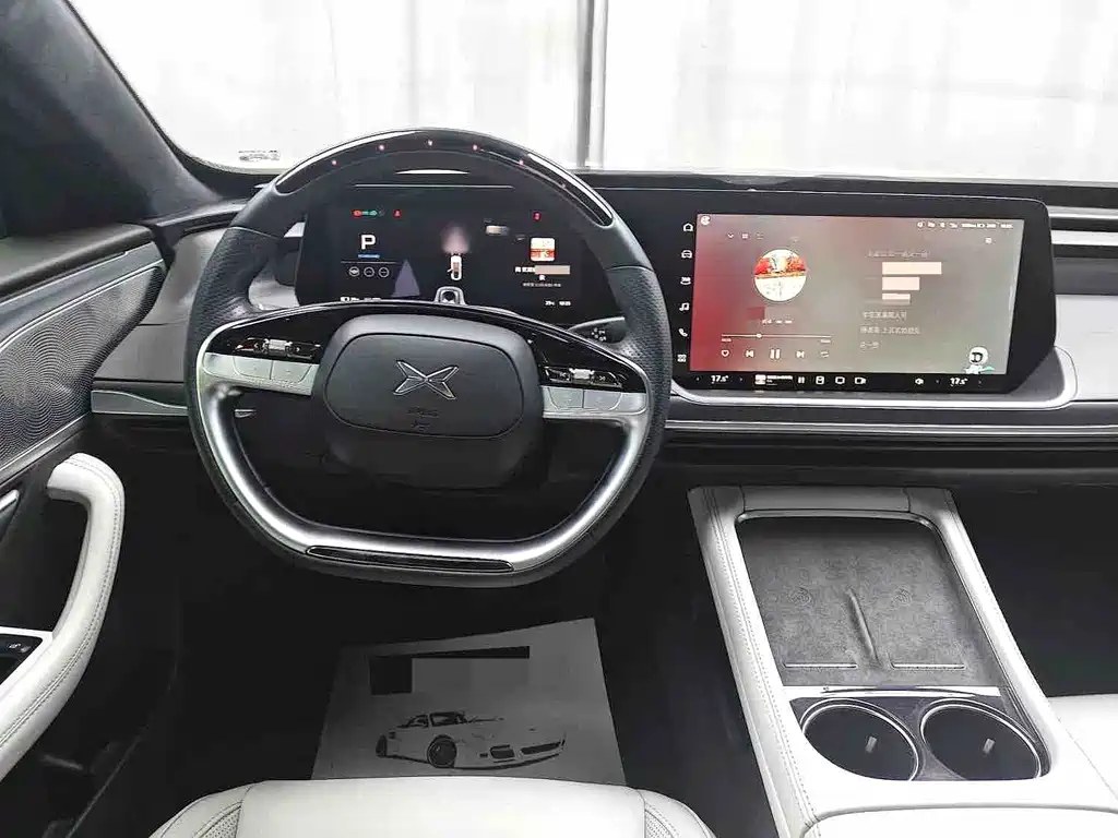 XPeng P7 — миниатюра 9