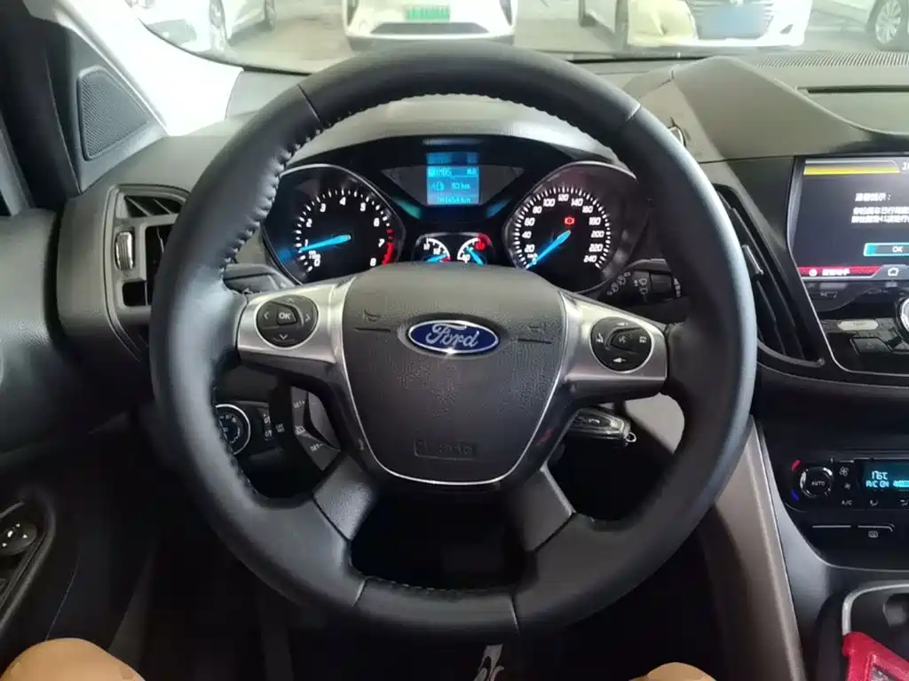 Ford Kuga — миниатюра 11