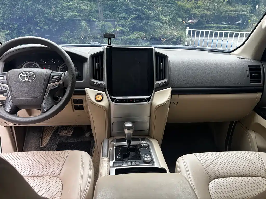 Toyota Land Cruiser — миниатюра 11