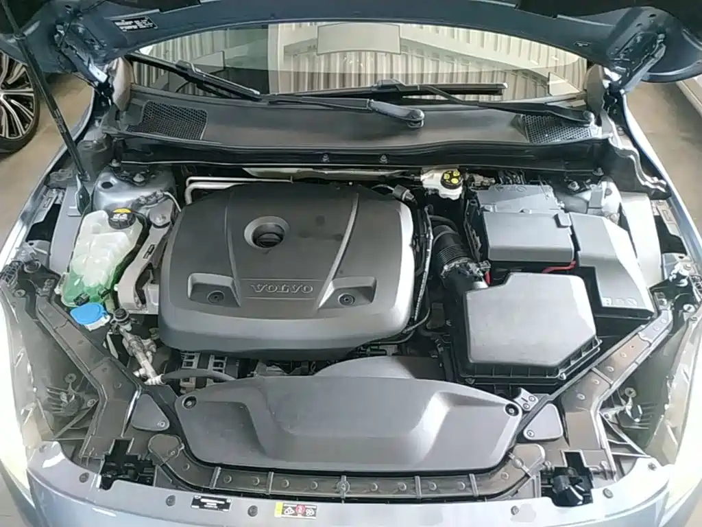 Volvo V40 — миниатюра 20