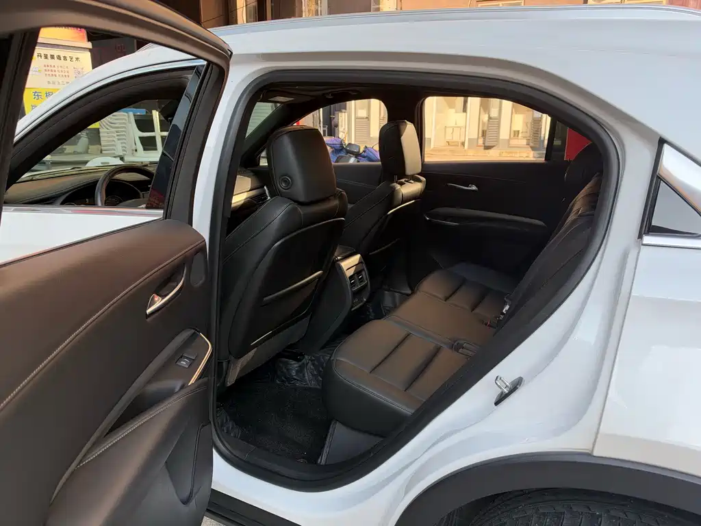 Cadillac XT4 — миниатюра 9