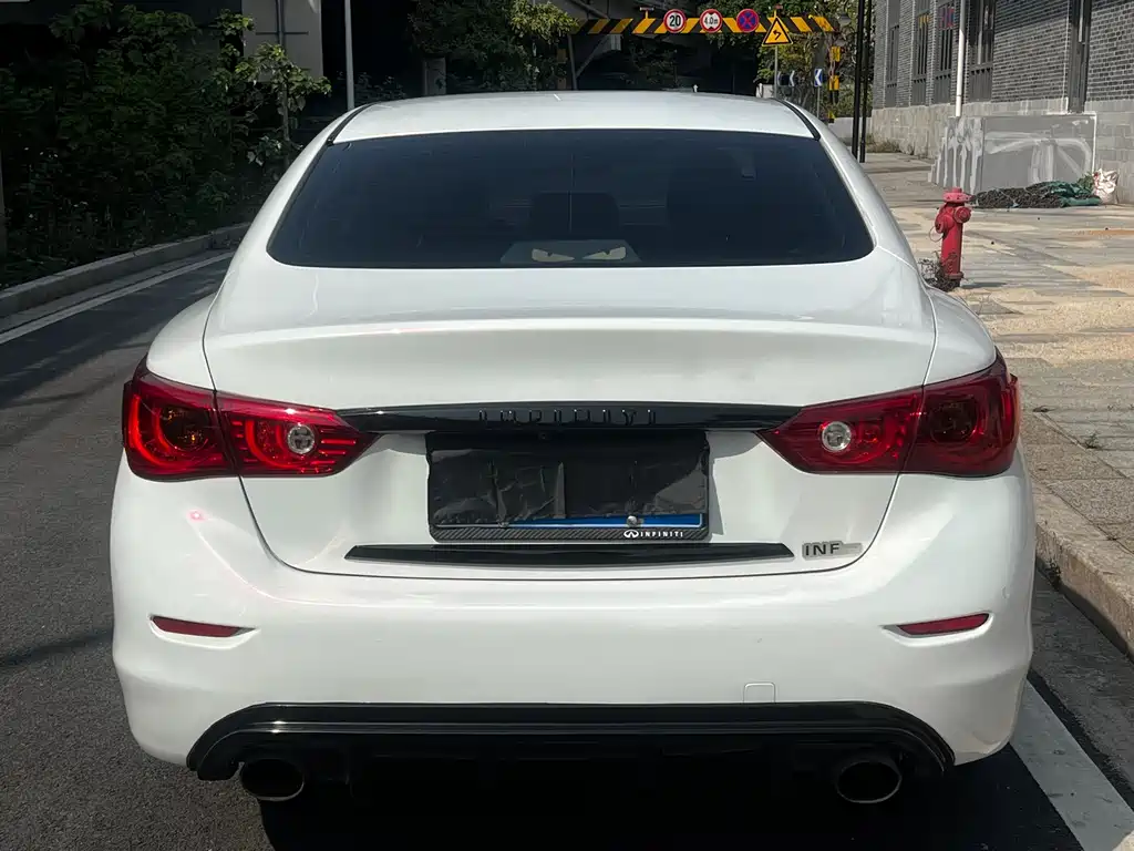 INFINITI Q50L