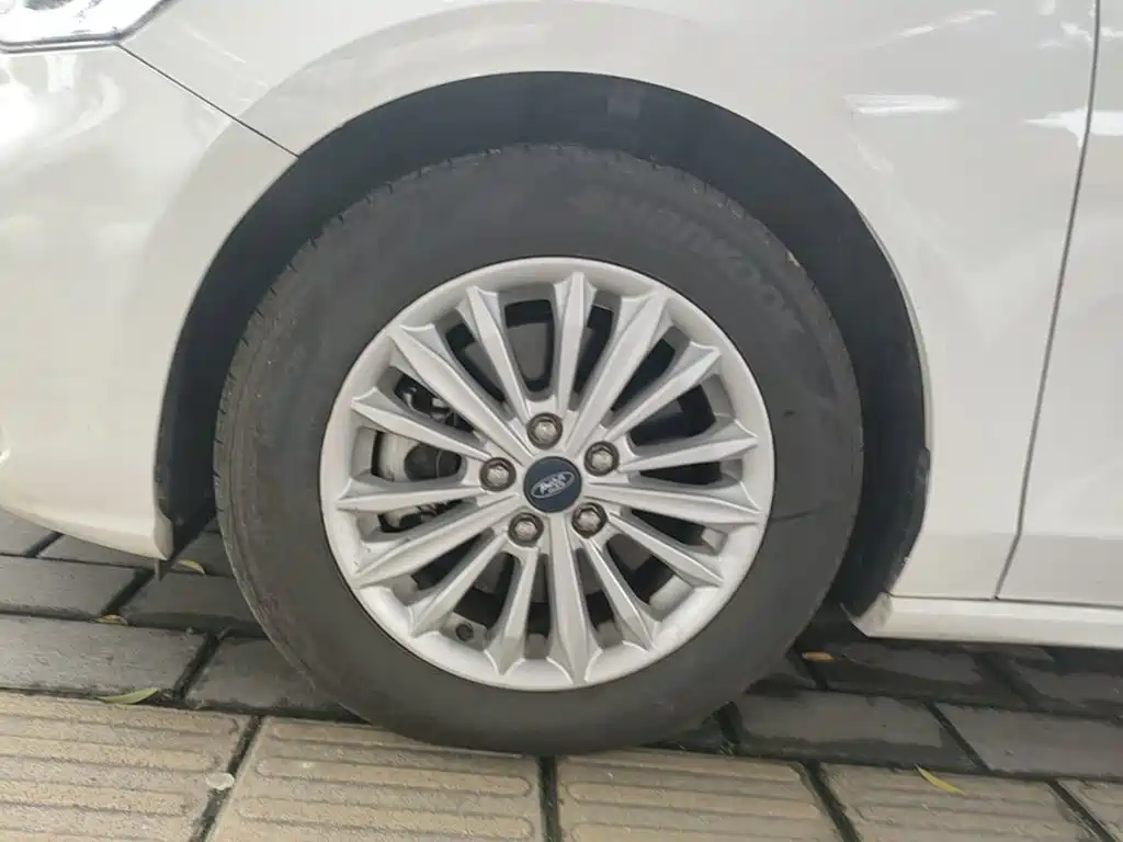 Ford Focus — миниатюра 23