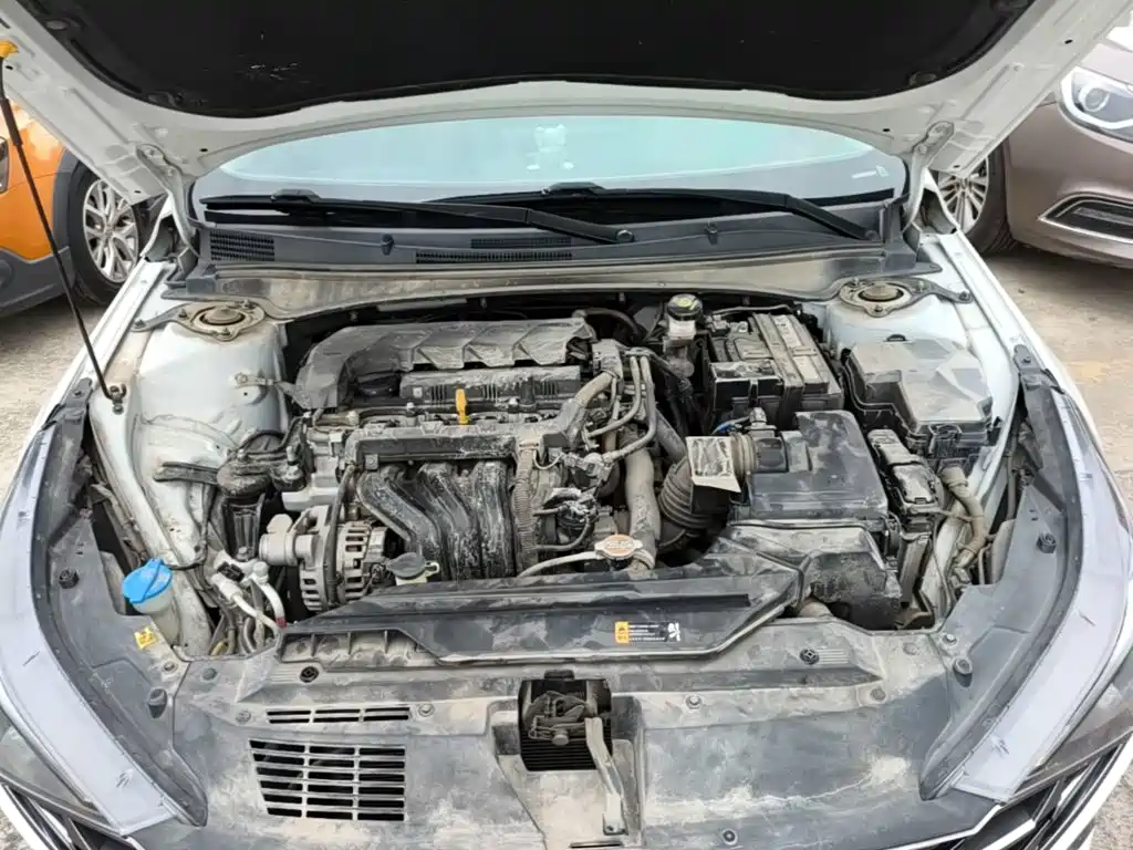 Hyundai Elantra — миниатюра 20