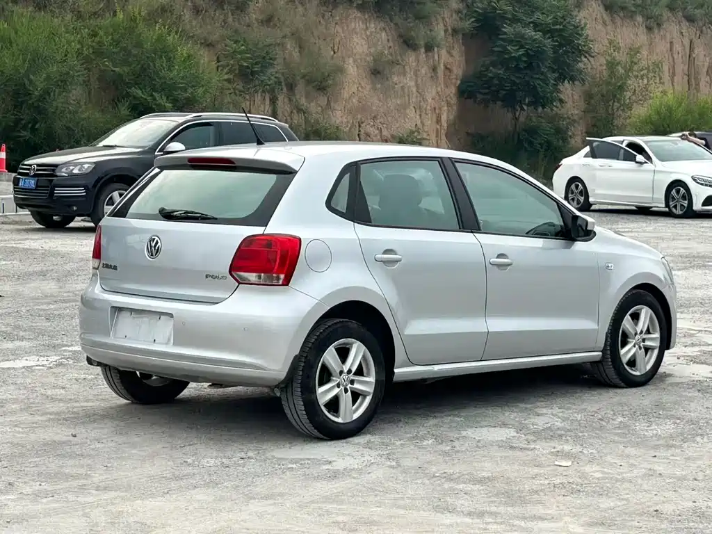 Volkswagen Polo 2011 1.4L AT