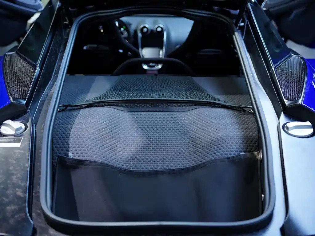 McLaren GT — миниатюра 23