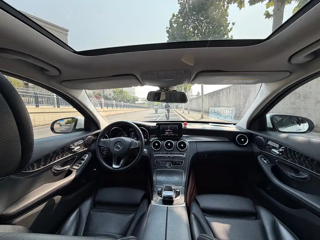 Mercedes-Benz C-Class — миниатюра 10