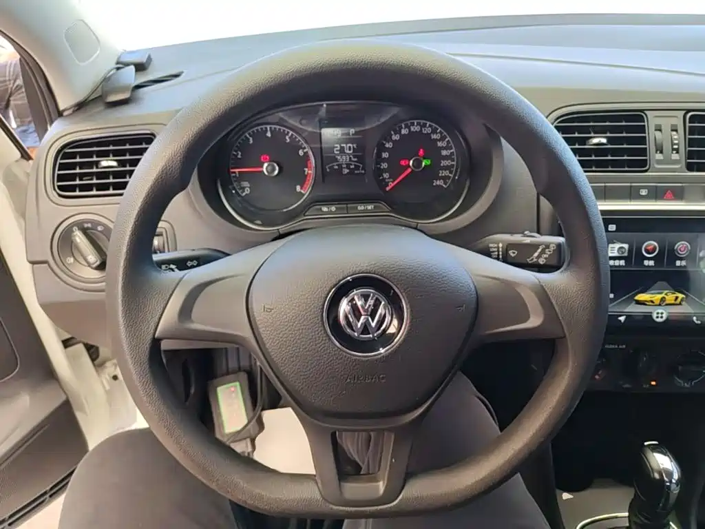 Volkswagen Polo — миниатюра 7