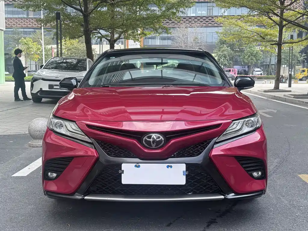 TOYOTA CAMRY