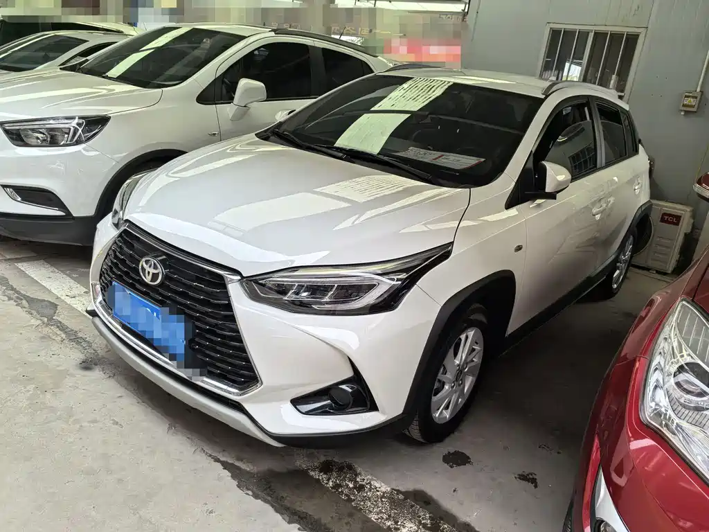 Toyota Yaris L 2021