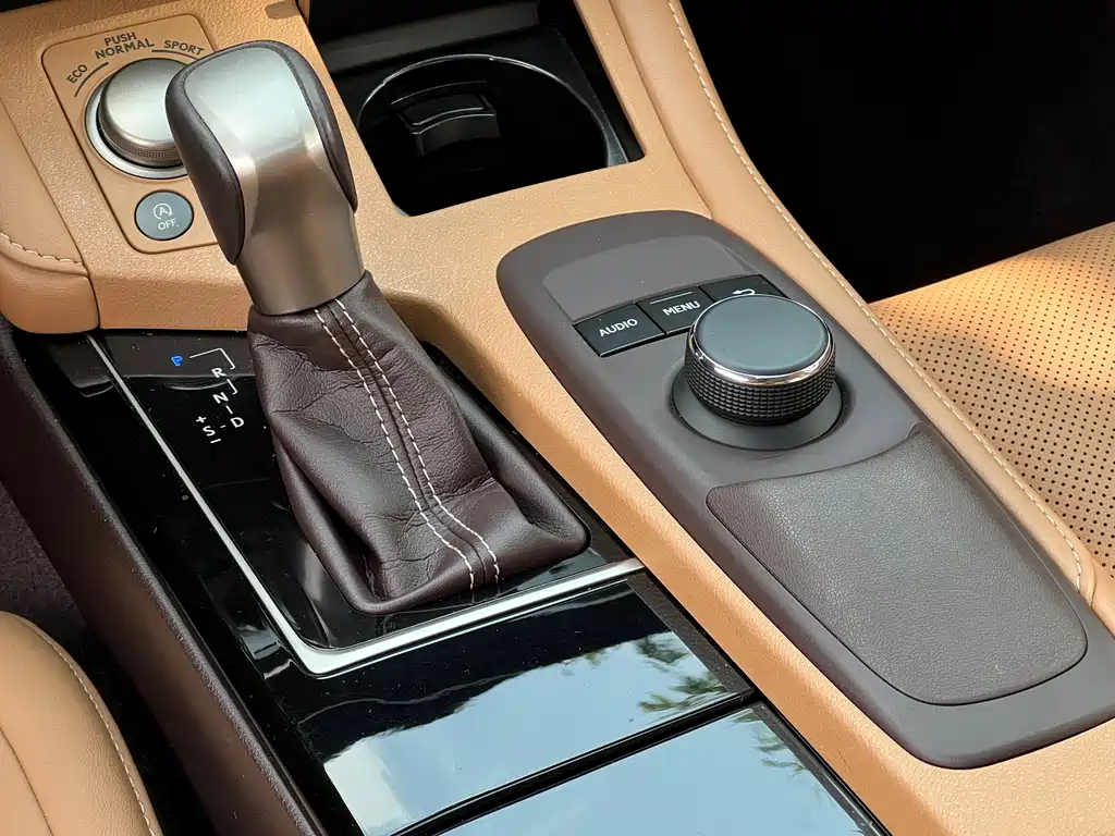 Lexus ES — миниатюра 18