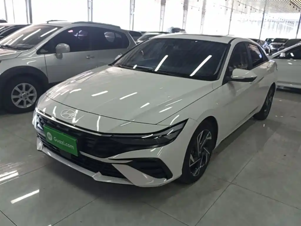 Hyundai Elantra 2024