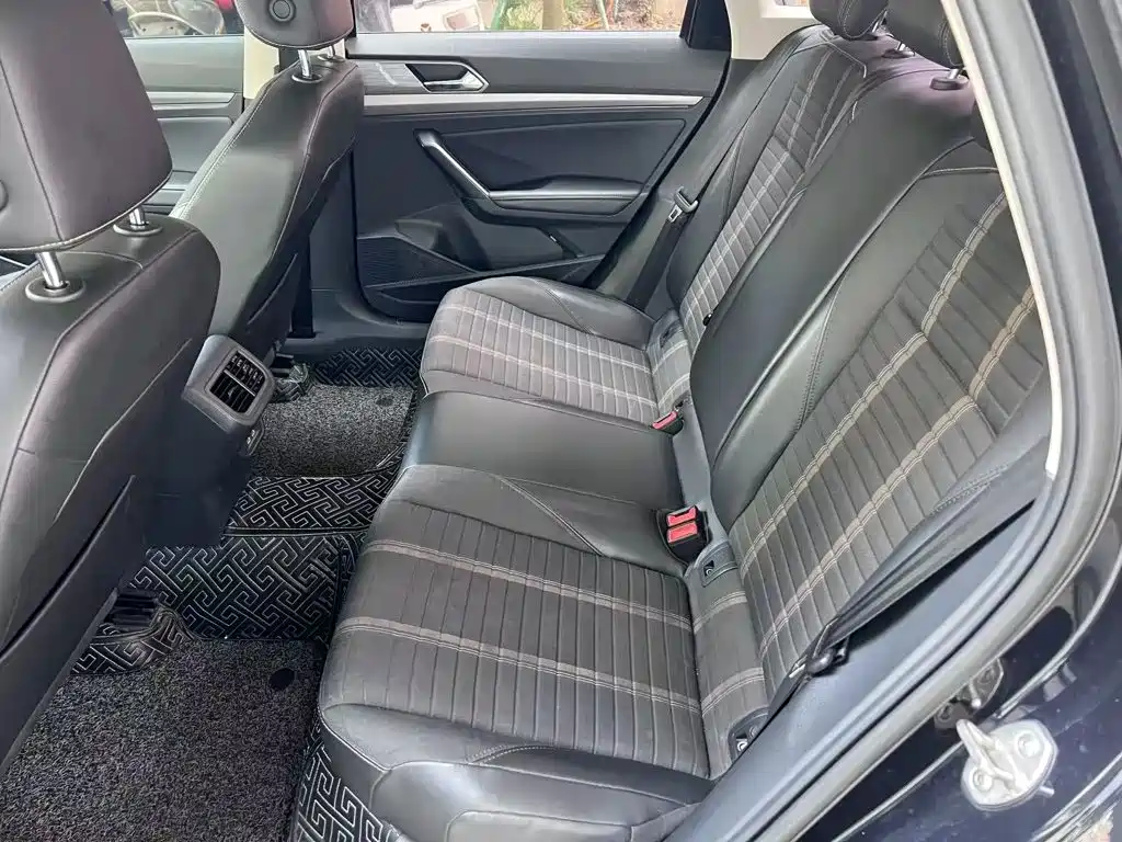 Volkswagen Lavida — миниатюра 6
