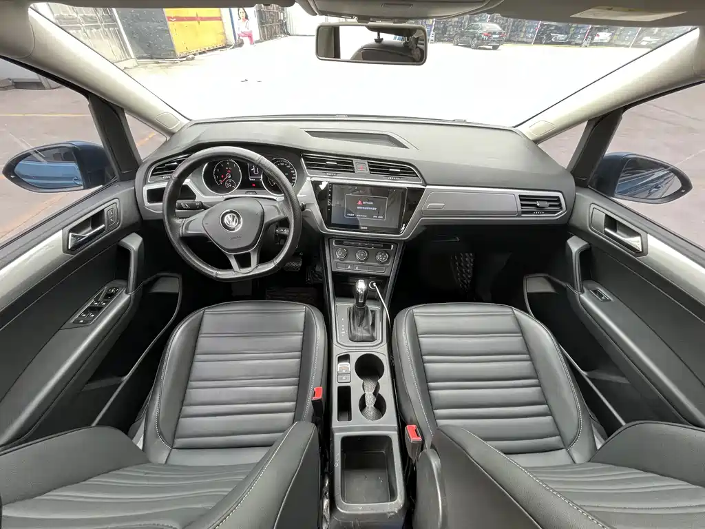 Volkswagen Touran — миниатюра 6