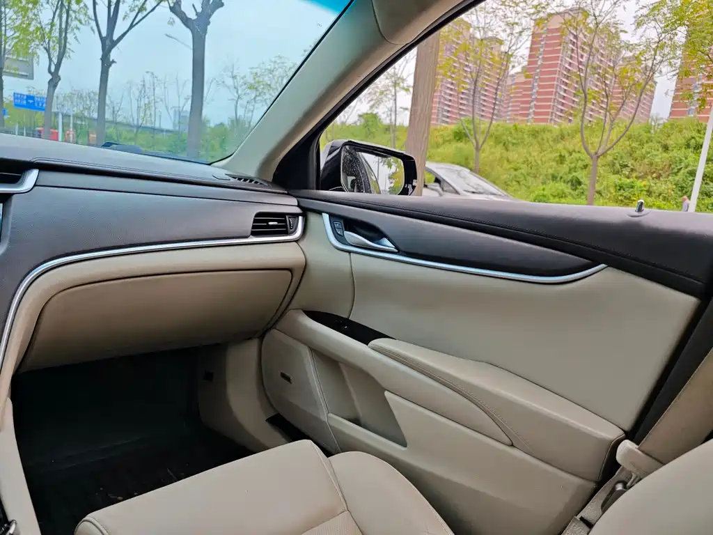 Cadillac XTS — миниатюра 12
