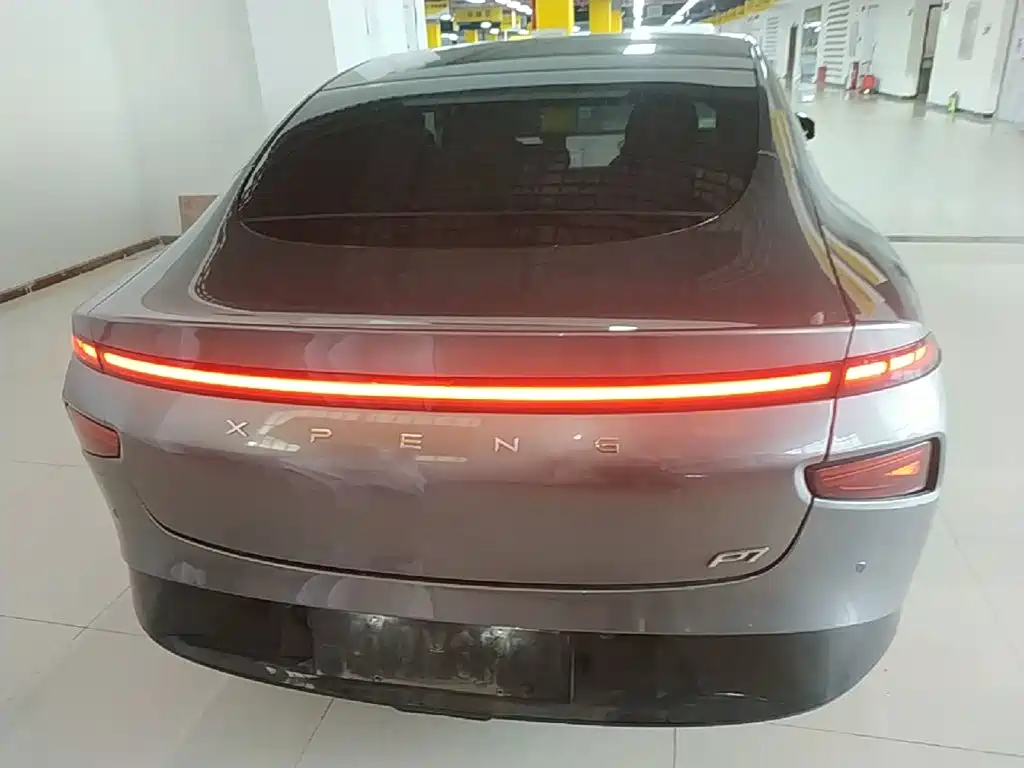 XPeng P7 — миниатюра 6