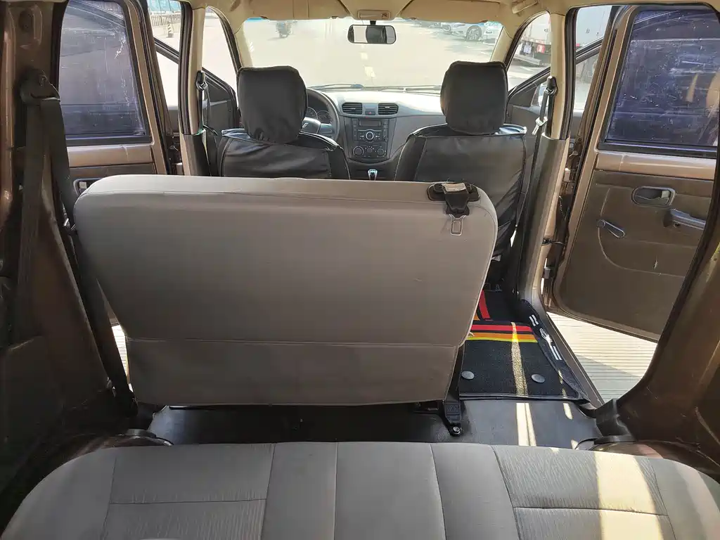 Wuling Hongguang — миниатюра 5