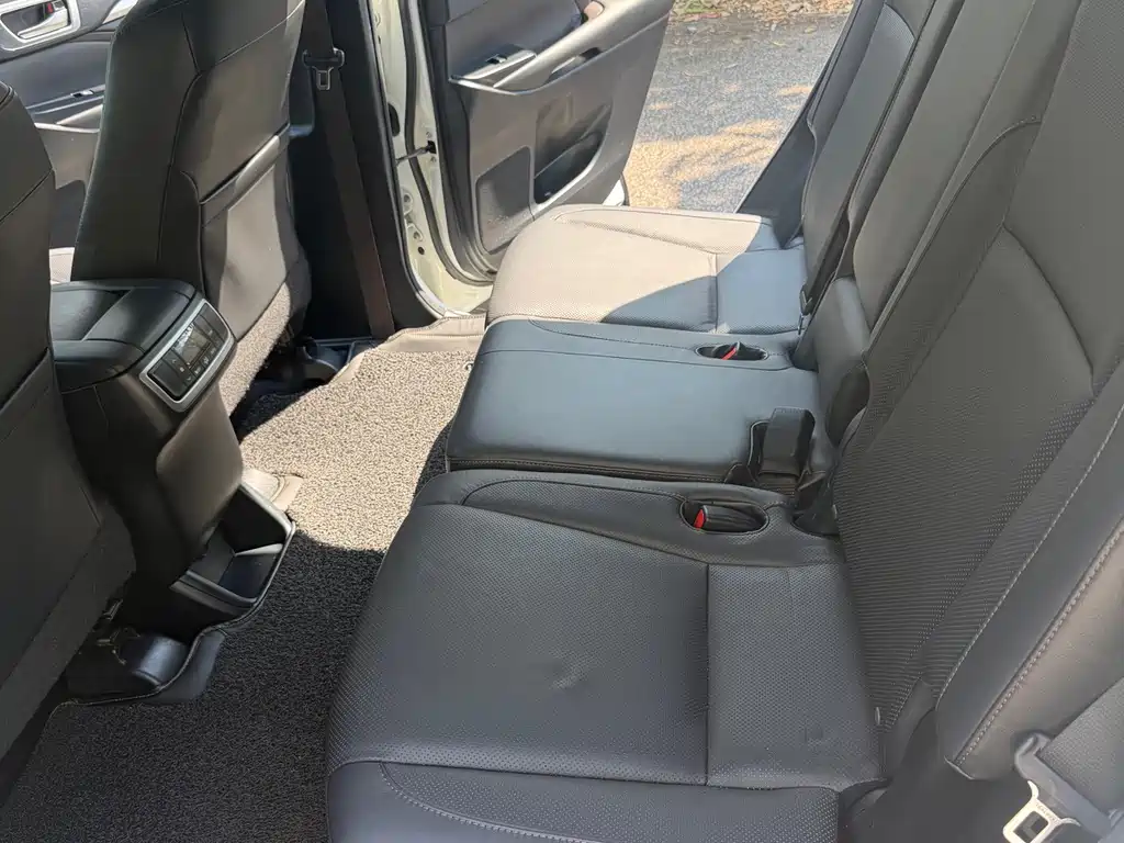Toyota Highlander — миниатюра 11