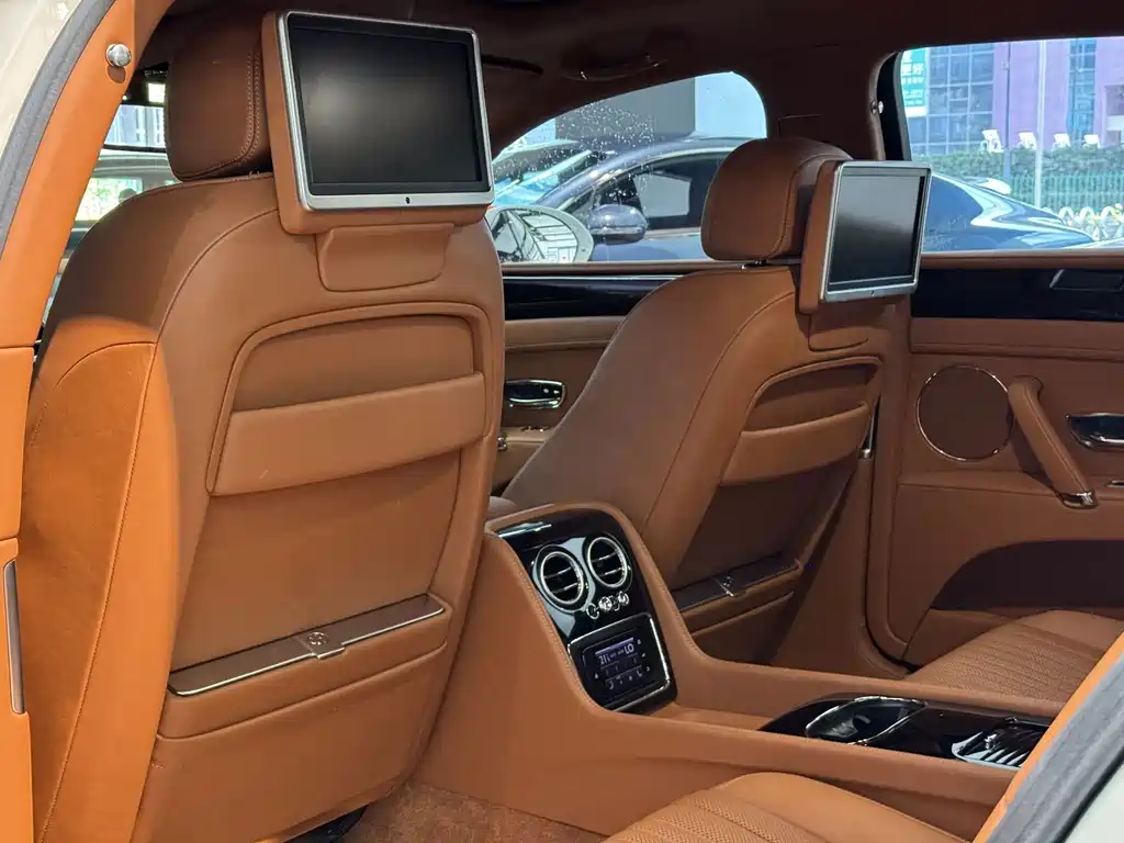 Bentley Flying Spur — миниатюра 14
