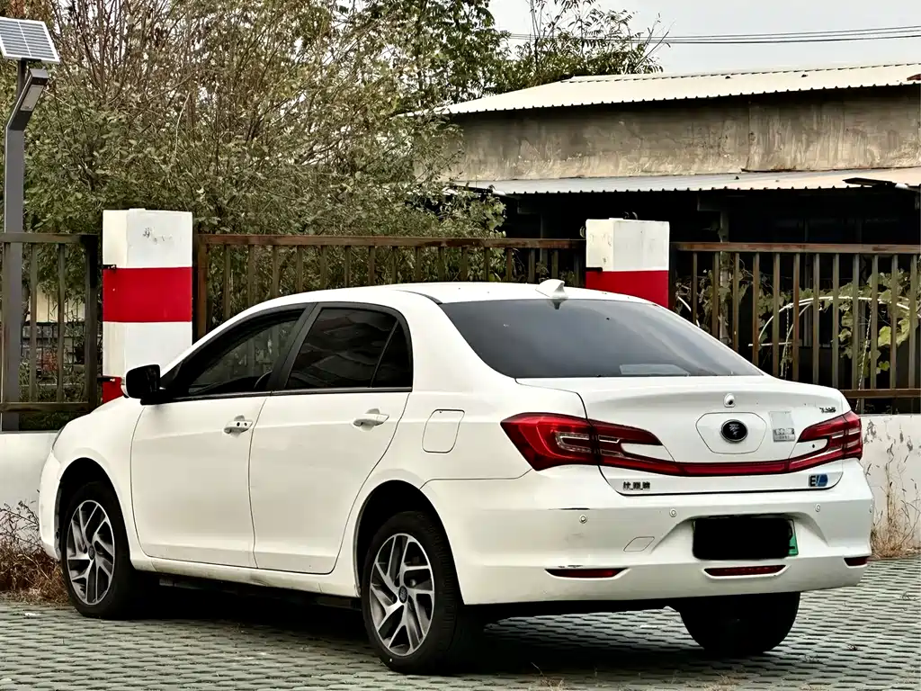BYD Qin NEV — миниатюра 4