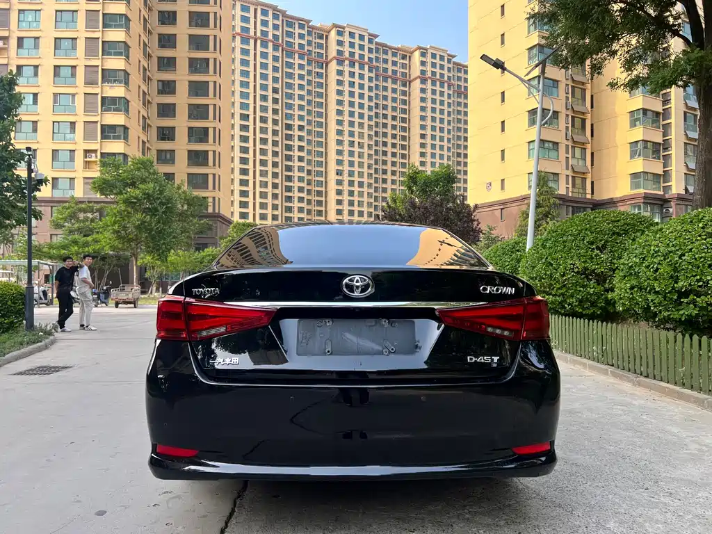 Toyota Crown 2015 2.0T Fashion
