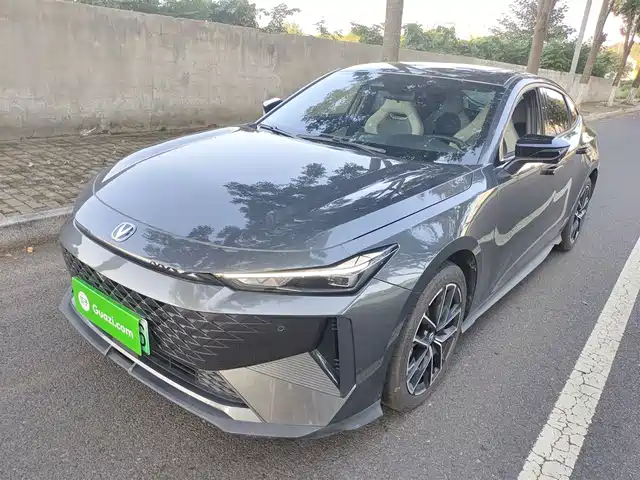 CHANGAN  UNI V SMART IDD 2024