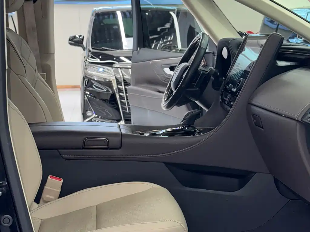 Toyota Vellfire 2024 2.5L Executive