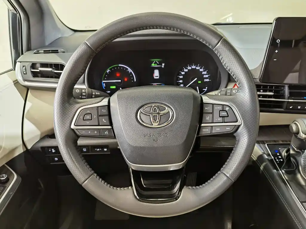 Toyota Sienna — миниатюра 7