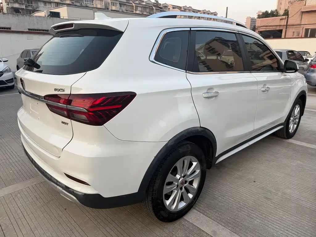 ROEWE RX5