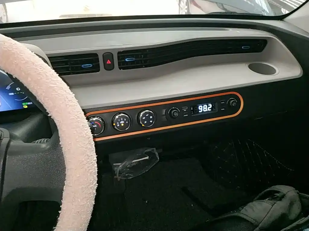 Wuling MINIEV — миниатюра 13