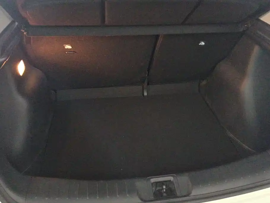 Nissan Tiida — миниатюра 4