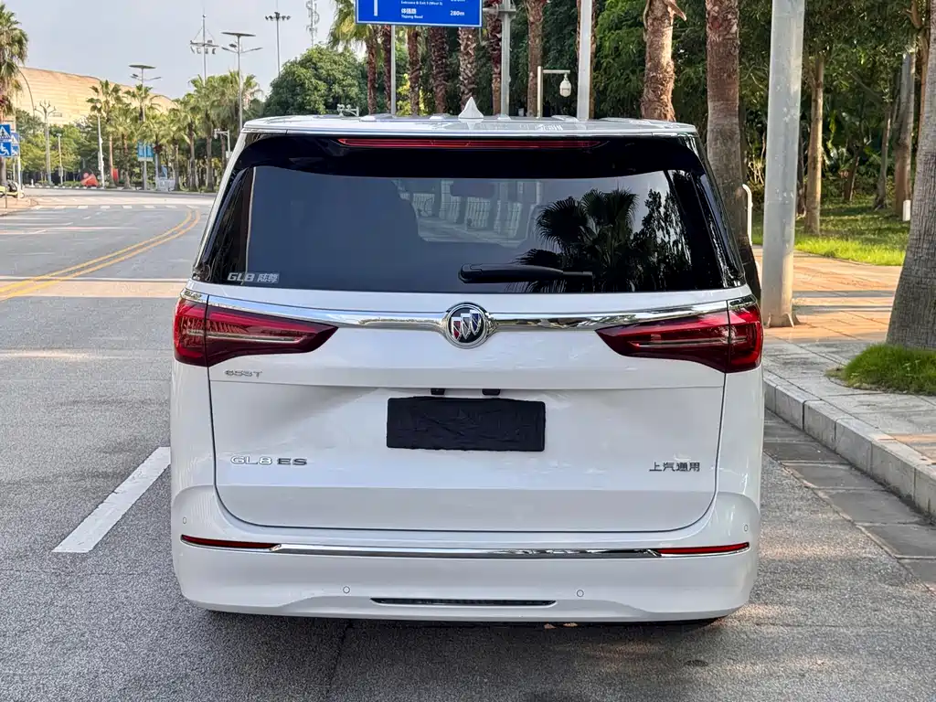 BUICK  GL8
