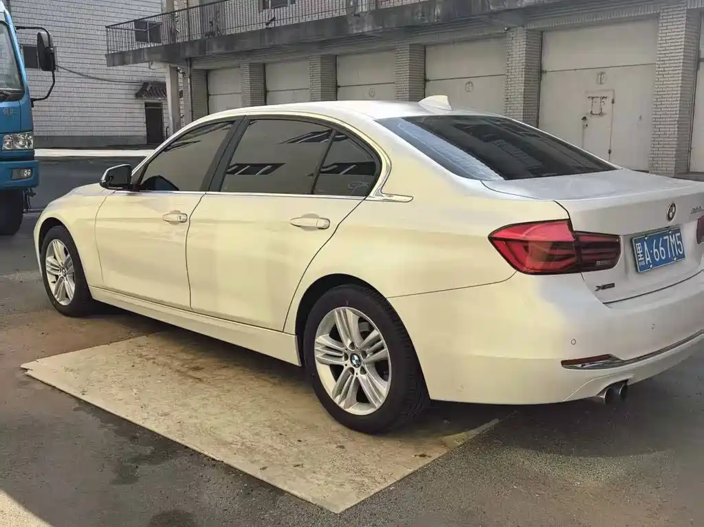 BMW 3 Series — миниатюра 6