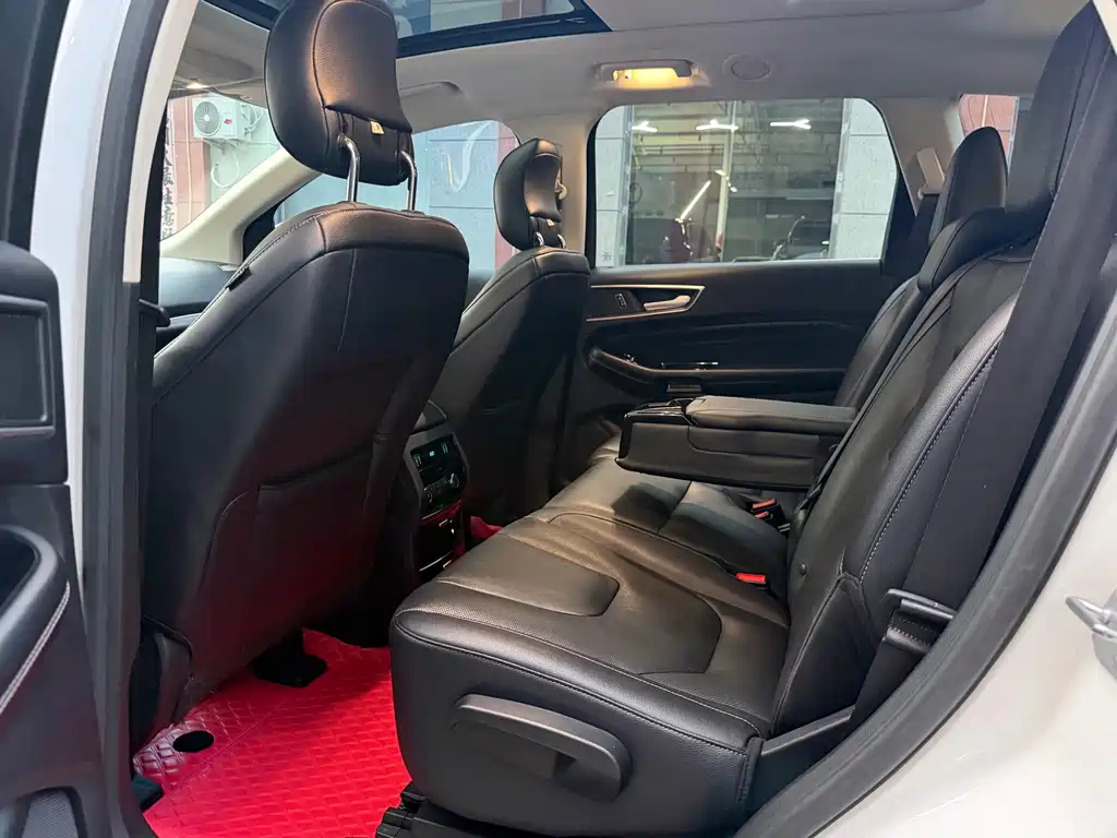 Ford Edge — миниатюра 9
