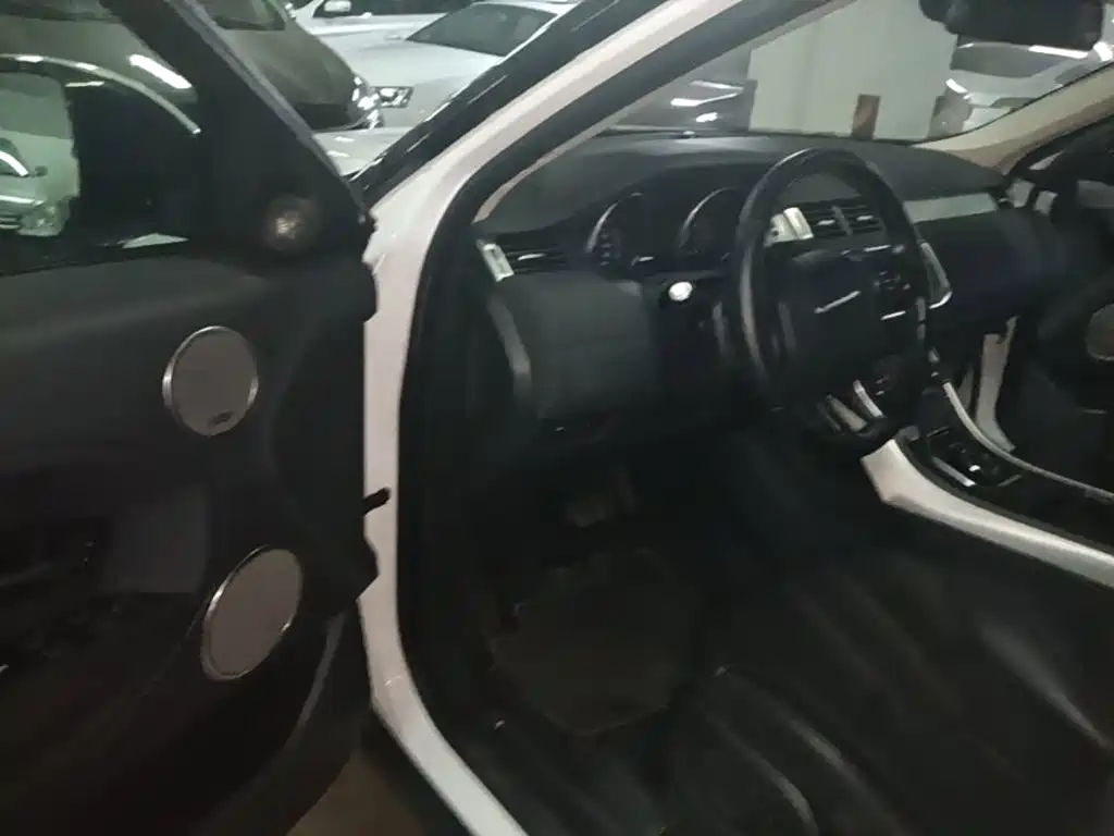 Land Rover Evoque — миниатюра 16